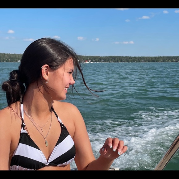 Meet your Posher, Aliyah - Picture 2 of 2